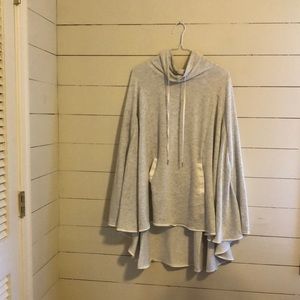Lauren James Like New Sweatshirt Cape M/L